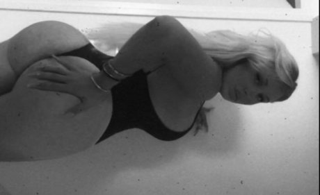 Nahá fotka uniklých OnlyFans od Jenna