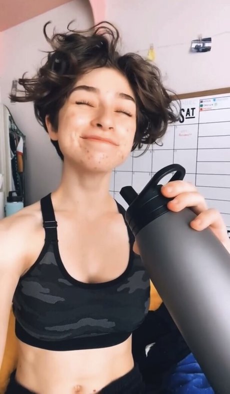 Alasti lekkinud OnlyFans-i pilt Gracefuladdison