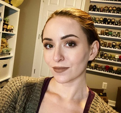 Nahá fotka uniklých OnlyFans od Mollie Damon