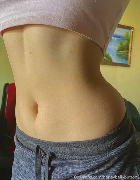 Foto di nudo di fuga di OnlyFans di Honeybellybutton2