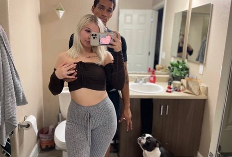 OnlyFans-model Asmrbyk