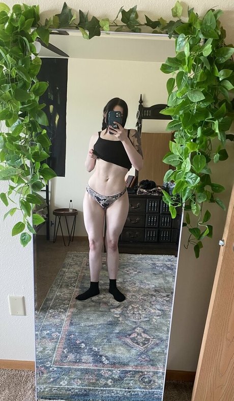 Naken läckt OnlyFans-bild av Estherlynnriefree