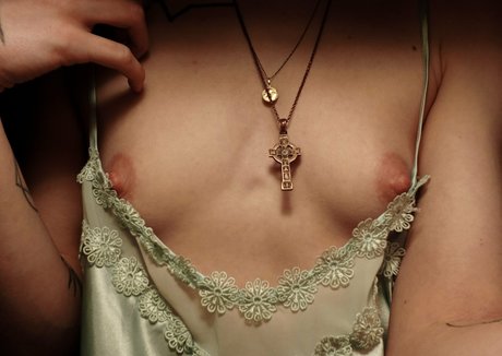 Обнаженная фотография утечки OnlyFans от Peachesncreamjpg