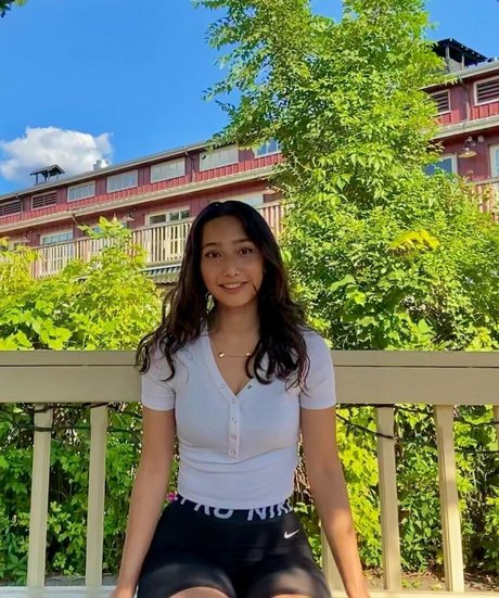 Photo nue de fuite OnlyFans de Sabrina Pezeshkian