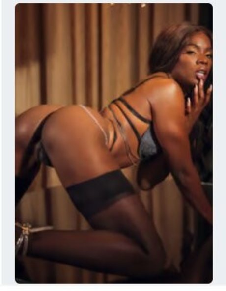 Nahá fotka uniklých OnlyFans od Ana Foxxx