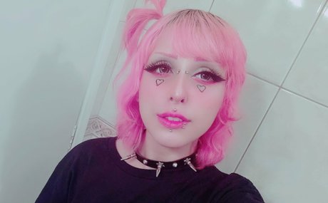 Nacktes geleaktes OnlyFans-Foto von Virtualbunni