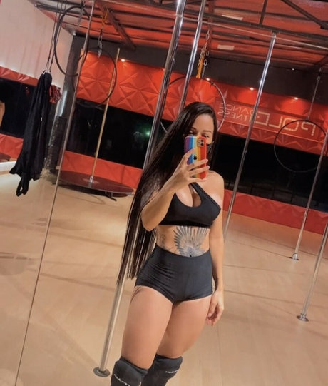 Naken läckt OnlyFans-bild av Estefanie Mmello