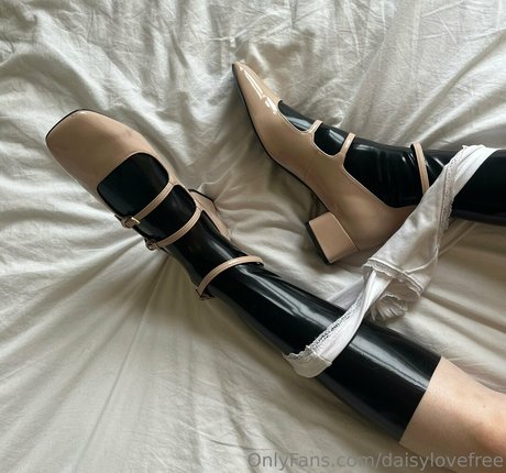 Обнаженная фотография утечки OnlyFans от Daisylovefree