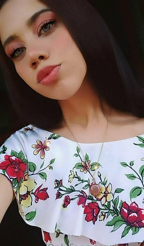 Alasti lekkinud OnlyFans-i pilt Fattm