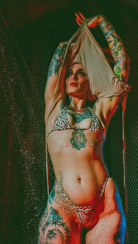 Foto di nudo di fuga di OnlyFans di Katie Hollow