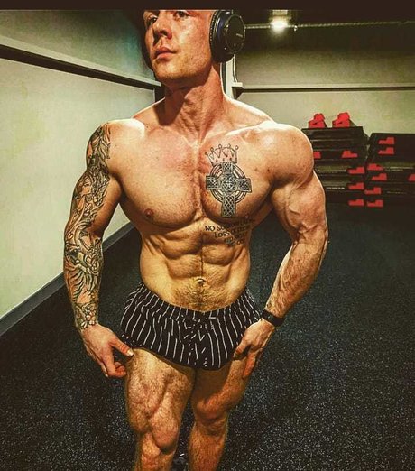 Обнаженная фотография утечки OnlyFans от Kens Fantasy 