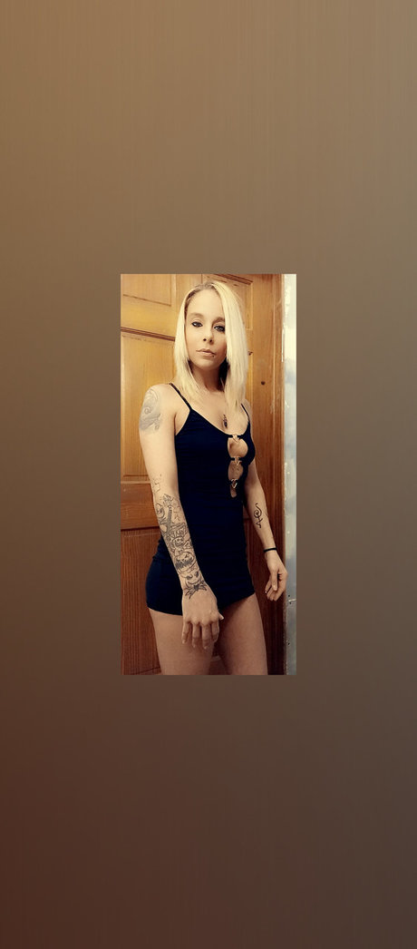 Naakte gelekte OnlyFans-foto van  Mudprincess716 