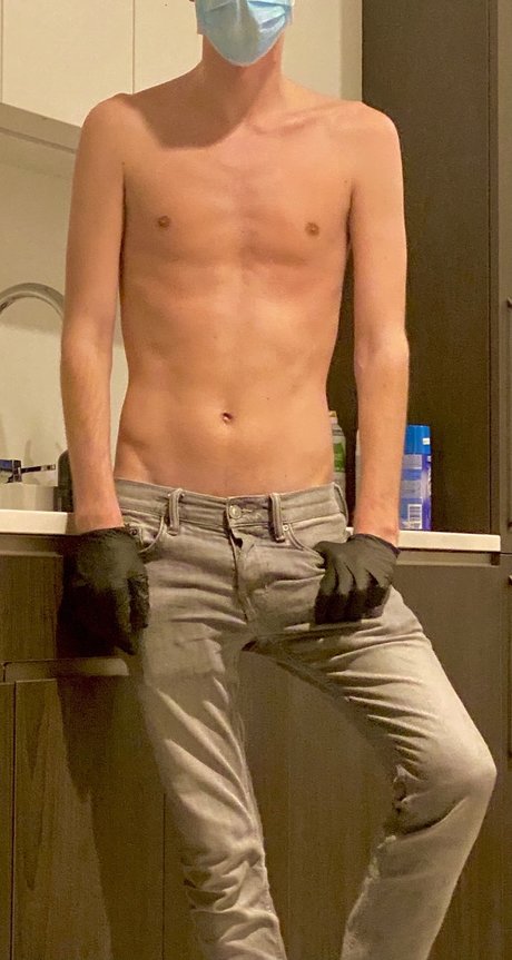Naakte gelekte OnlyFans-foto van Dustin Gates