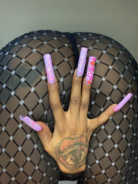 Обнаженная фотография утечки OnlyFans от Miss Ebony 