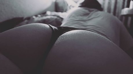 Foto di nudo di fuga di OnlyFans di Dutch And Tatted