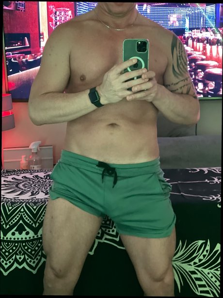 Alasti lekkinud OnlyFans-i pilt Act100