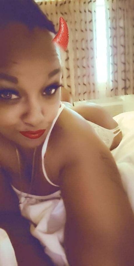 Nahá fotka uniklých OnlyFans od Monica Pratt