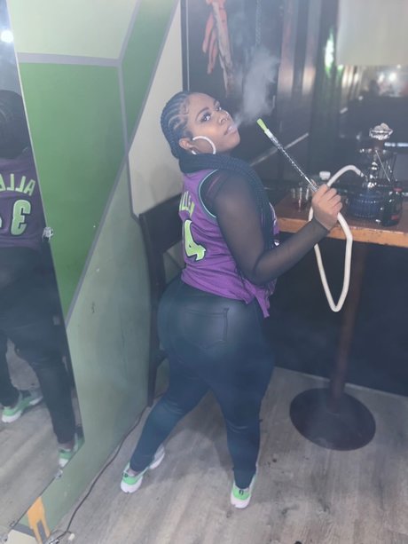 Alasti lekkinud OnlyFans-i pilt Plane Angel Jane