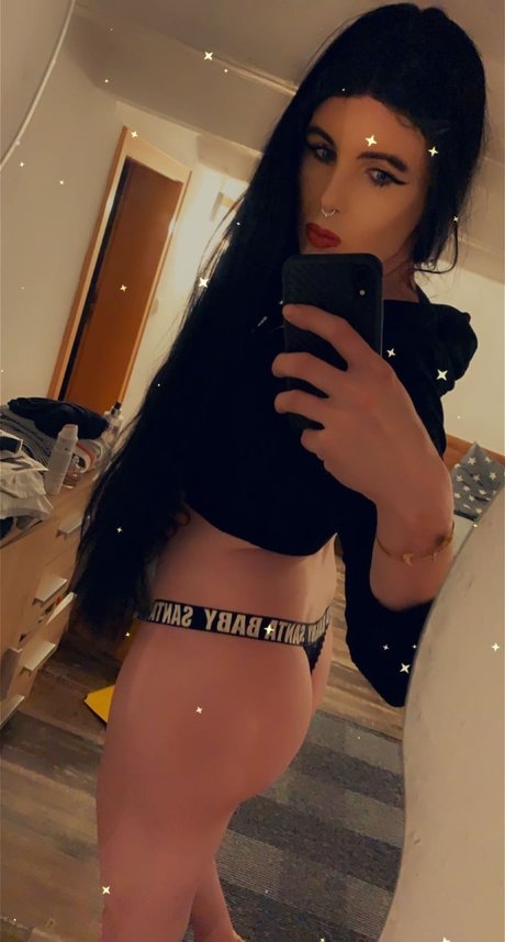 Naakte gelekte OnlyFans-foto van Dana