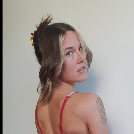 Naken lekkede OnlyFans-bilde av The Maytrix