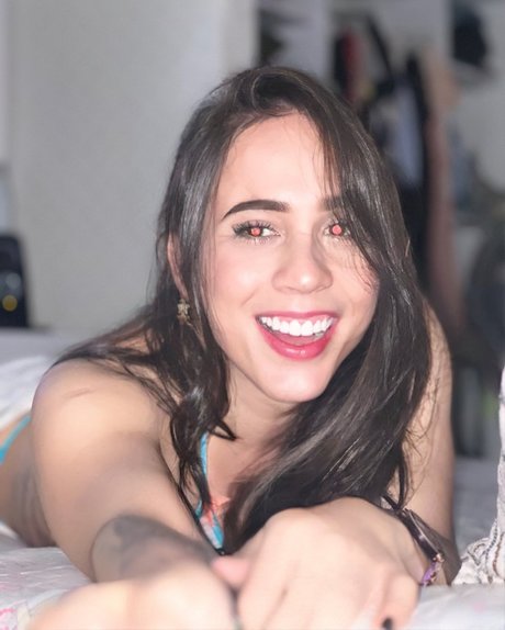 Foto di nudo di fuga di OnlyFans di Avril Goyes