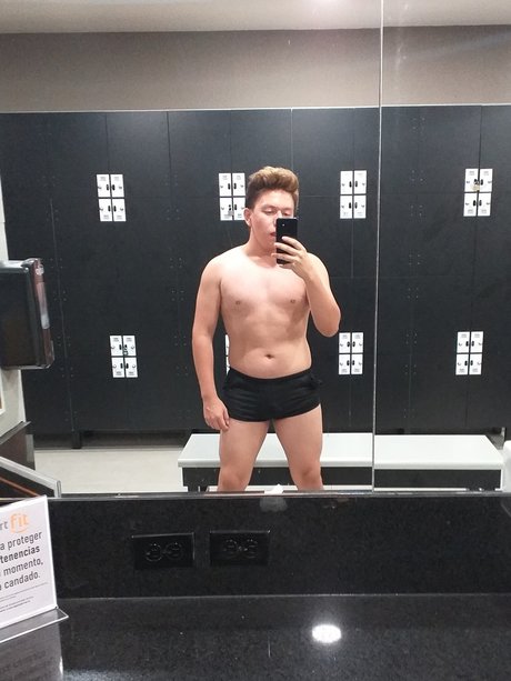 Foto di nudo di fuga di OnlyFans di El Ferch