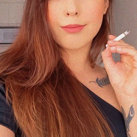 Nahá fotka uniklých OnlyFans od Elise Kitsun