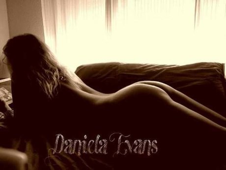 Naken lekkede OnlyFans-bilde av Daniela Evans