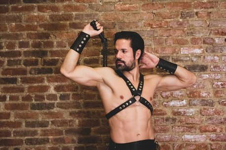 Обнаженная фотография утечки OnlyFans от Dominus Eros