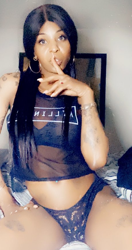 Nahá fotka uniklých OnlyFans od Badgirlmyah757