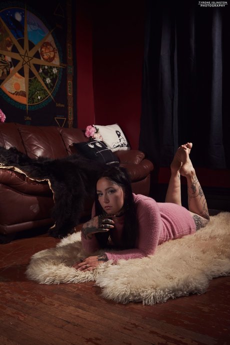 Naken lekkede OnlyFans-bilde av No