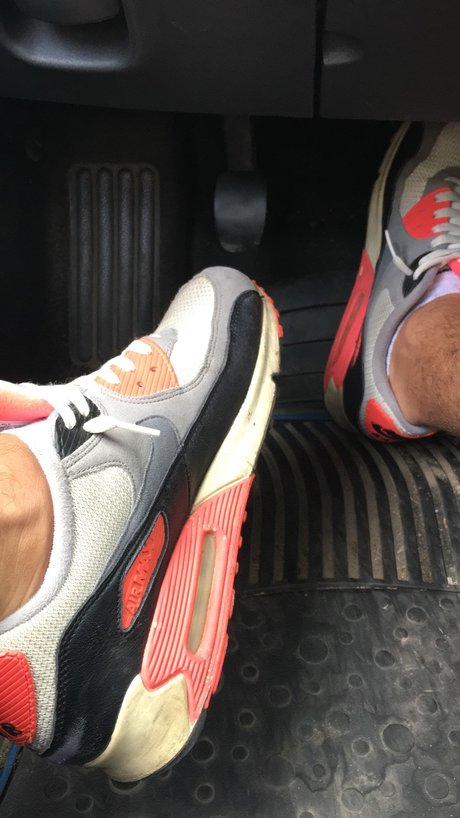 OnlyFans-model Must Air