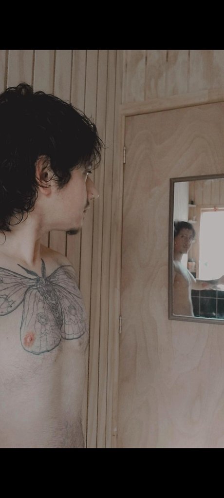 Naken lekkede OnlyFans-bilde av Damian Dmon