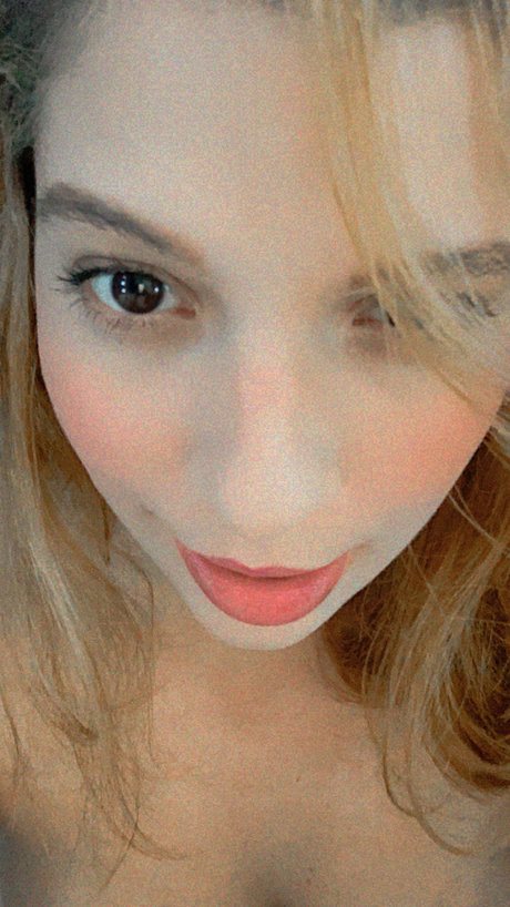 Naken lekkede OnlyFans-bilde av Giu 