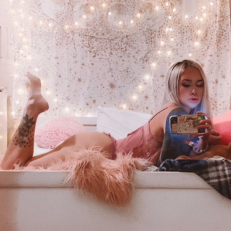 Nacktes geleaktes OnlyFans-Foto von Sumr