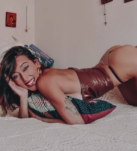 Nacktes geleaktes OnlyFans-Foto von Desire