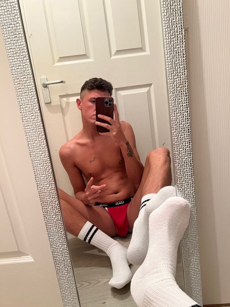 Nacktes geleaktes OnlyFans-Foto von Nathan Cross