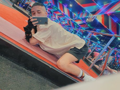 Naakte gelekte OnlyFans-foto van Npuppy