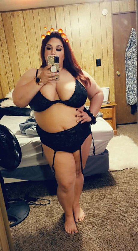 Обнаженная фотография утечки OnlyFans от Fun Milf