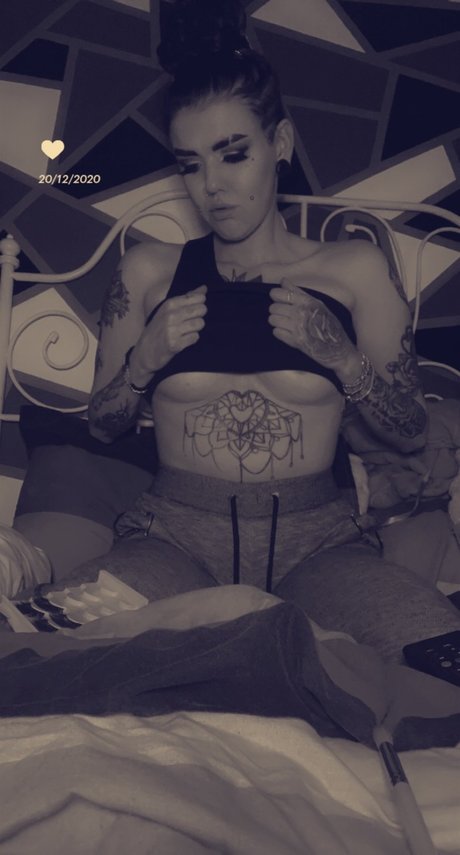 Naomihufton naked leaks OnlyFans pic