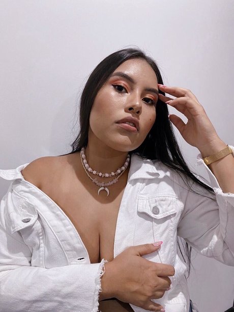 Nacktes geleaktes OnlyFans-Foto von Naomi Bell