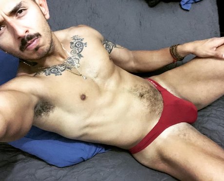 Foto di nudo di fuga di OnlyFans di El Cazador