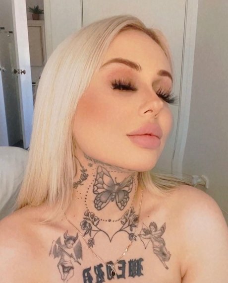 Nahá fotka uniklých OnlyFans od Coco        