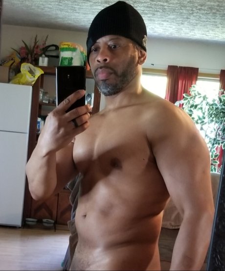 Обнаженная фотография утечки OnlyFans от Covell