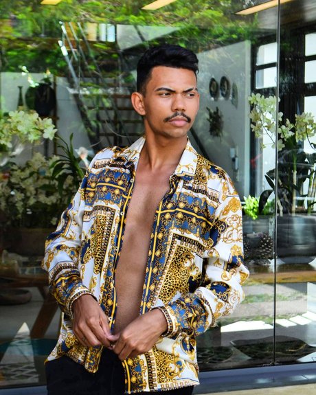 Foto di nudo di fuga di OnlyFans di Nathan Avlis