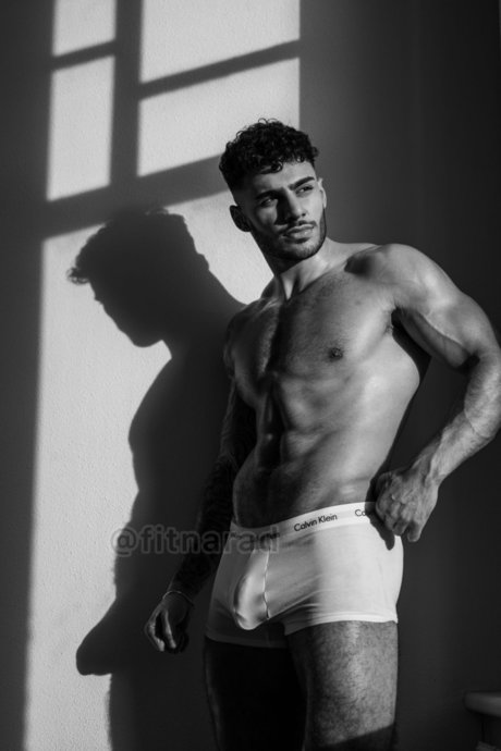 Naakte gelekte OnlyFans-foto van Fitnarad