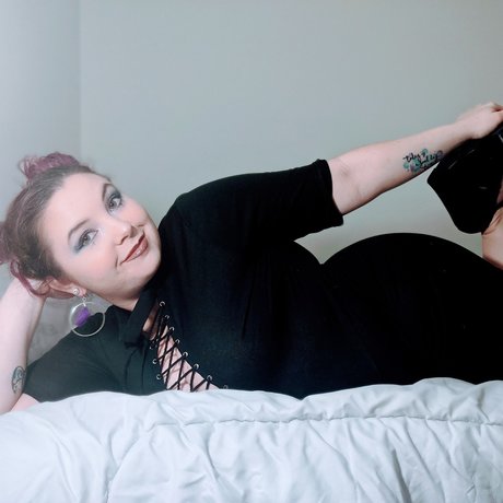 Freyja Bowe OnlyFansリークヌード写真