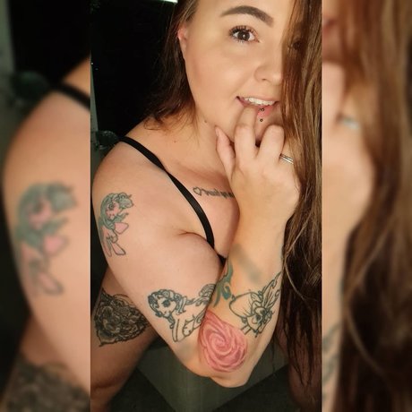 Foto desnuda filtrada de OnlyFans de Curvydaniellev