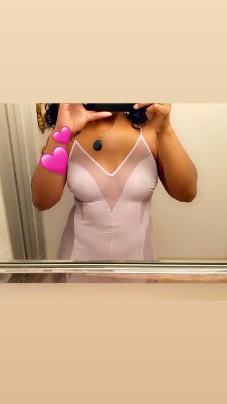 Nacktes geleaktes OnlyFans-Foto von Naughty Shy Nerd