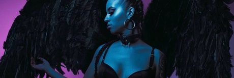 OnlyFans-model C Y P R I S K I S